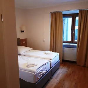 Lv & Am Luetzowplatz Berlin