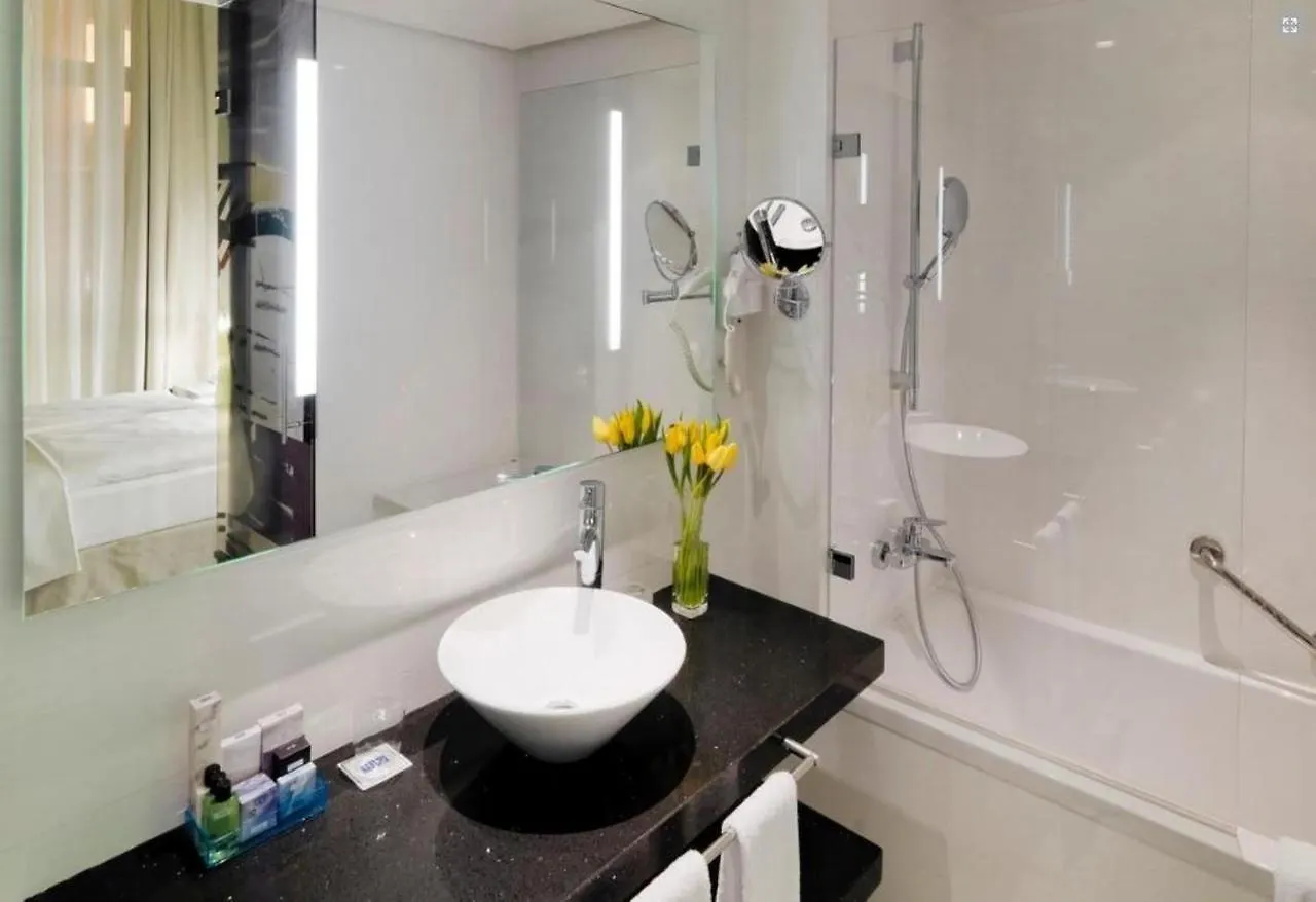 H10 Berlin Ku'Damm Otel