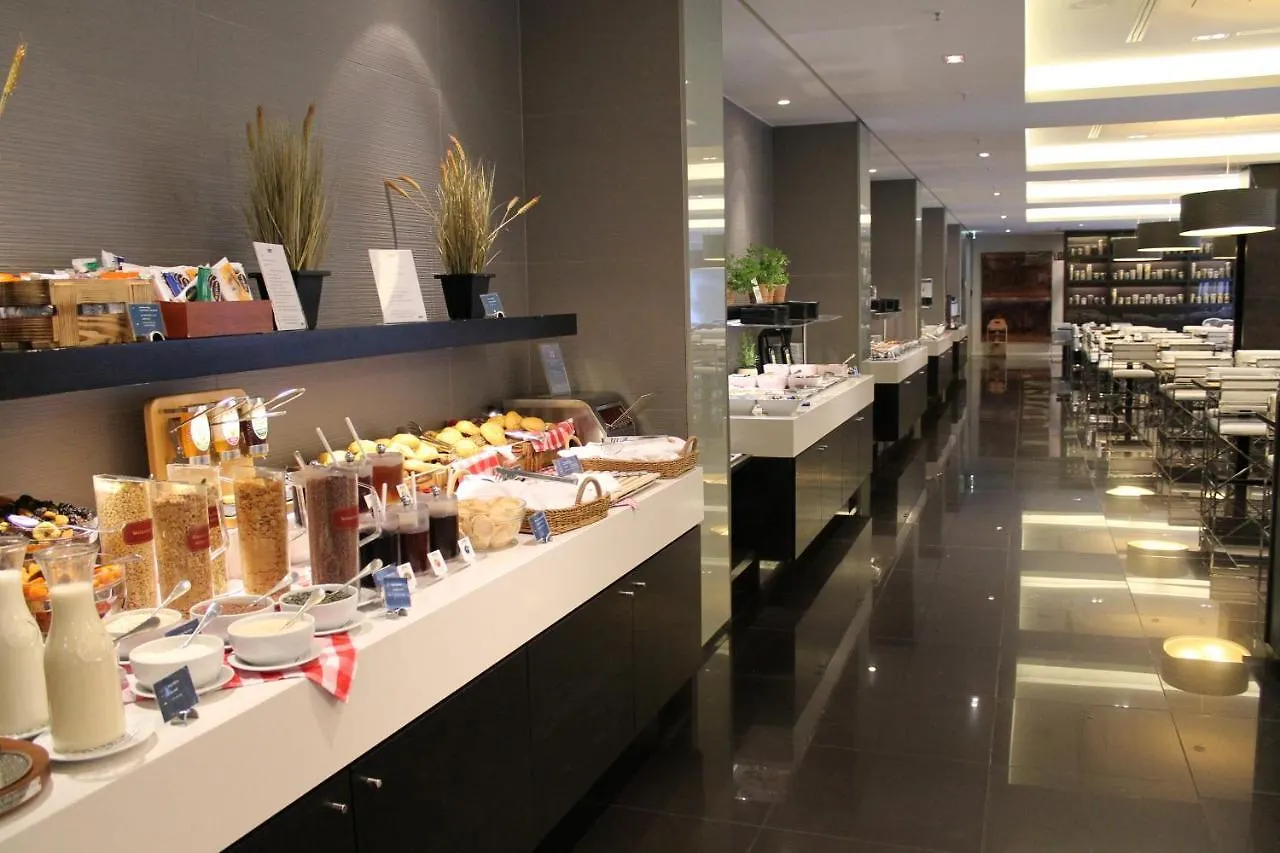 H10 Berlin Ku'Damm Otel 4*,  Almanya
