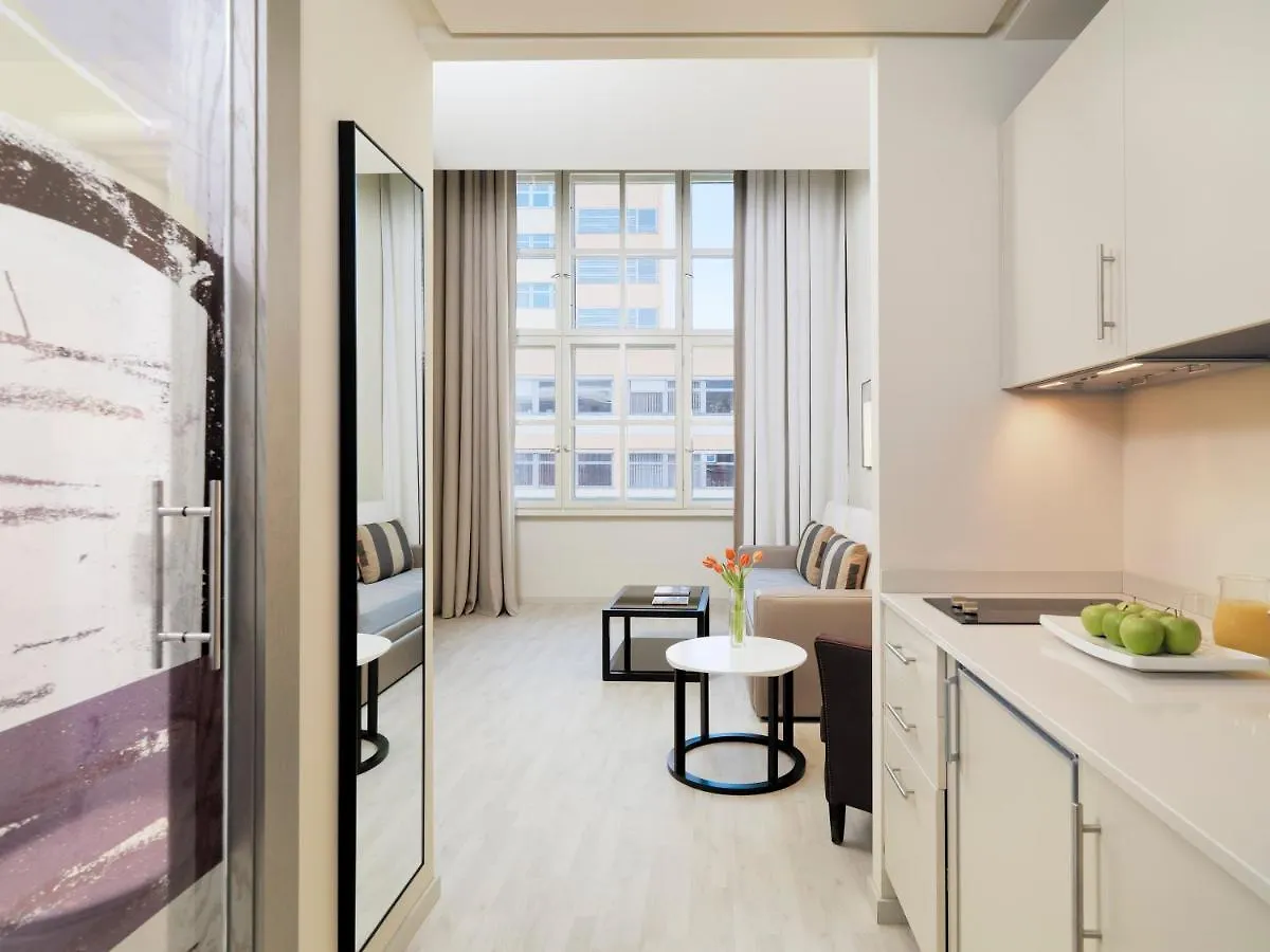 H10 Berlin Ku'Damm Otel 4*,  Almanya