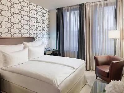 H10 Berlin Ku'Damm Otel